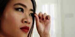3 Langkah Melepas Eyelash Extension yang Aman Bagi Bulu Mata
