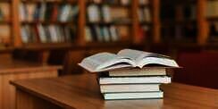 Unsur Buku Non Fiksi Lengkap, Beserta Contoh dan Cara Meresensinya