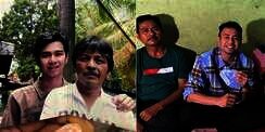 5 Foto Perbandingan Wajah Ayah Dimas Dengan Papa Raffi Ahmad, Mirip Nggak Sih?