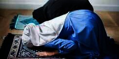 10 Hadits Tentang Sholat, Lengkap dengan Keutamaannya