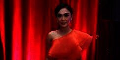 Bodygoals! Potret Modis Yuni Shara Berbalut Gaun Ketat