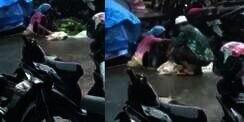 Video Viral Ustaz Borong Jualan Nenek Pelapak Pinggir Jalan Saat Hujan Deras