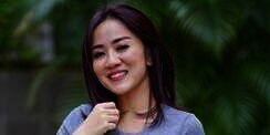 Pose Tante Ernie di Labuan Bajo Bikin Riuh