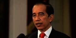 Dua Wanita Ini Bikin Jokowi Bangga