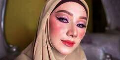 Potret Indri Giana Tampil dengan Makeup Tebal Jadi Sorotan
