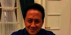 Potret Jadul Ayah Sherina Munaf Saat Muda Ganteng Abis!
