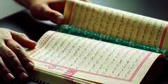 Quran Surat Al Adiyat: Arab, Arti, Asbabun Nuzul, dan Kandungan Ayat