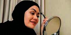 Tampil Cantik dengan Henna Alis Yuk!