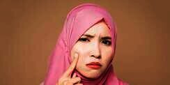 4 Penyebab Wajah Terasa Lengket Setelah Memakai Skincare