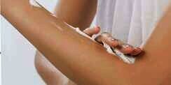 6 Waktu yang Tepat untuk Memakai Body Lotion