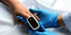 Panduan Membaca Pulse Oximeter Saat Isolasi Mandiri di Rumah