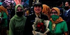 Kisah Desi Gebrina, Anak Tukang Cukur Jadi Taruni Aceh Pertama