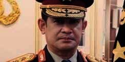 Jendreral Polri Masak Nasi Goreng Sendiri, Istri Cantiknya Bikin Netizen Salfok