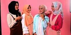 Makeup Simple dan Hijab Cantik Juara Dream Girls