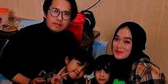 Cantiknya Istri Ayus Sabyan, Pinter Makeup dan Selalu Stylish