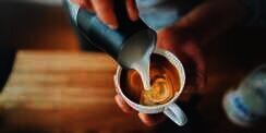 Pilihan Susu Terbaik untuk Campuran Kopi
