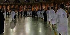 Cegah Lonjakan Covid-19, Saudi Masih Batasi Umroh