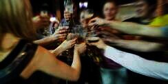 Survei: 58 Persen Remaja Wanita Indonesia Peminum Alkohol