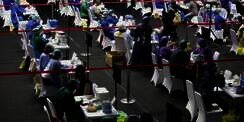 Target Vaksin Covid-19 Dipercepat dengan Sentra Vaksinasi Massal