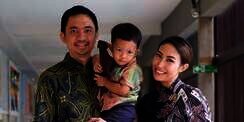 Ayu Dewi Disemprot Suami Diam-Siam Sembunyikan Belanjaan di Jok Motor