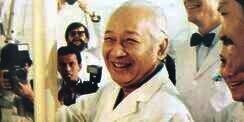 Momen Presiden Soeharto Jadi Imam Sholat, Makmumnya Menteri hingga Jenderal