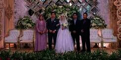 Viral, Kisah Haru Pengantin 'Hadirkan' Almarhum Ayah di Pelaminan