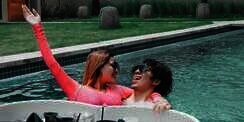 Naik Jet Pribadi, 5 Potret Romantis Atta-Aurel Bulan Madu