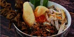 Lebih Baik Santap Bubur Saat Sahur Atau Mie Instan?