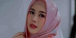 7 Gaya Widya Amelia, Istri Yoga Arizona Usai Mantap Berhijab