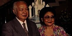 Potret Viral Presiden Soeharto Pukul Bedug Tahun 90an