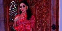 Jadi Anggota DPR, Krisdayanti Tenteng Tas Mewah Rp126 Juta