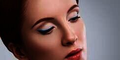 Panduan Tampil Catchy dengan Eye Makeup Nuansa Biru