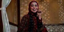 Lesty Kejora Pakai Busana Koleksi Lebaran, Komentar Netizen Bikin Tepok Jidat