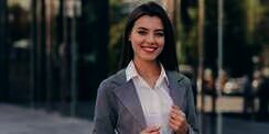 Tips Sulap Basic Outfit Jadi Lebih Fashionable