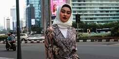 Momen Langka! Penampilan Memes Prameswari Berhijab