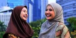 Laudya Cynthia Bella Gendong Ukkasya, Caption Foto Zaskia Sungkar Bikin Gemas