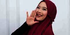 Keseharian Rakhma Lutfita Mempelai Wanita Viral Patahkan Besi