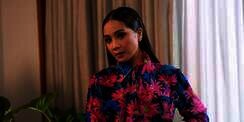 Nagita Slavina Pakai Off Shoulder Dress Mahal, 'Rakyat Biasa' Pakai Kaya Guling