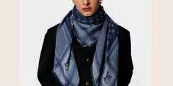 Louis Vuitton Dikecam karena Jual Syal Mirip Keffiyeh