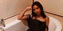 Jauh dari Vulgar! Pose Manja 5 Seleb Cantik dalam Bathtub