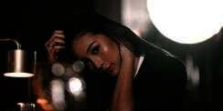 Berpose di Atas Kuda, Anya Geraldine Bikin Riuh