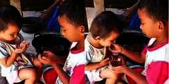 Video Kakak Adik Makan Sepotong Roti Ini Bikin Haru Warganet