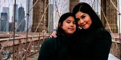 Bak Kakak Adik! Potret Artis Bersama Putri Cantiknya