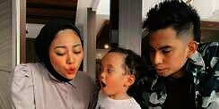 Rachel Vennya dan Niko Al Hakim Kompak Ambil Rapor Anak, Netizen Masih Baper