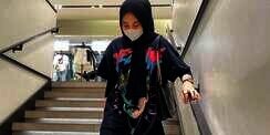 Inspirasi OOTD Hijab Serba Hitam ala Selebgram Hanum Sajidah