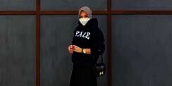 Ide Padu Padan Hoodie dan Hijab ala Selebgram Dian Safitri