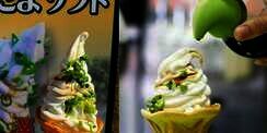 Santap Udon dalam Bentuk Es Krim Bertabur Daun Bawang