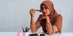 Cuma Butuh 2 Produk Makeup Saja untuk Wujudkan Cantik Natural, Penasaran?
