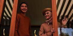 Jarang Ada yang Tahu! 5 Seleb Ini Menikah dengan Teman Sekolah