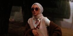 Mudah Disontek, Intip Padu-padan Dress Putih dengan Hijab ala Nisa Cookie